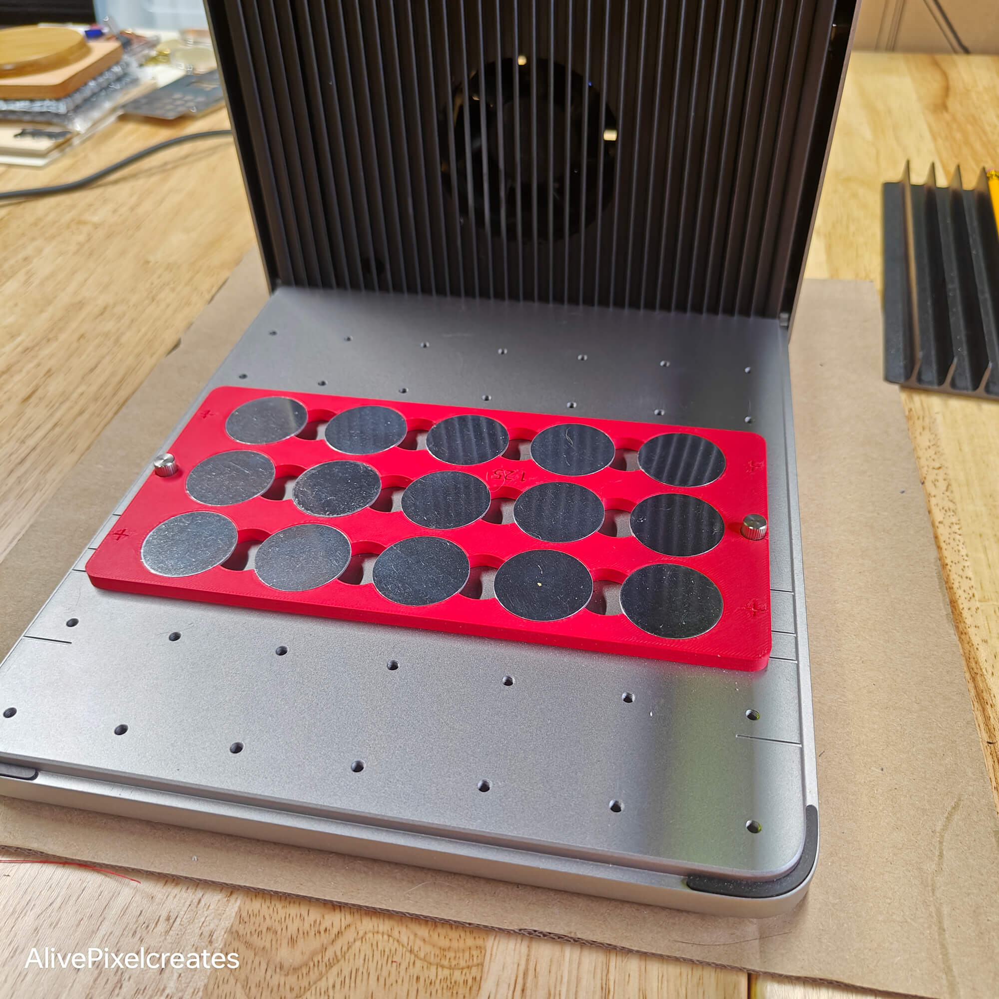 1.25 inch Metal Tag Fixture XL