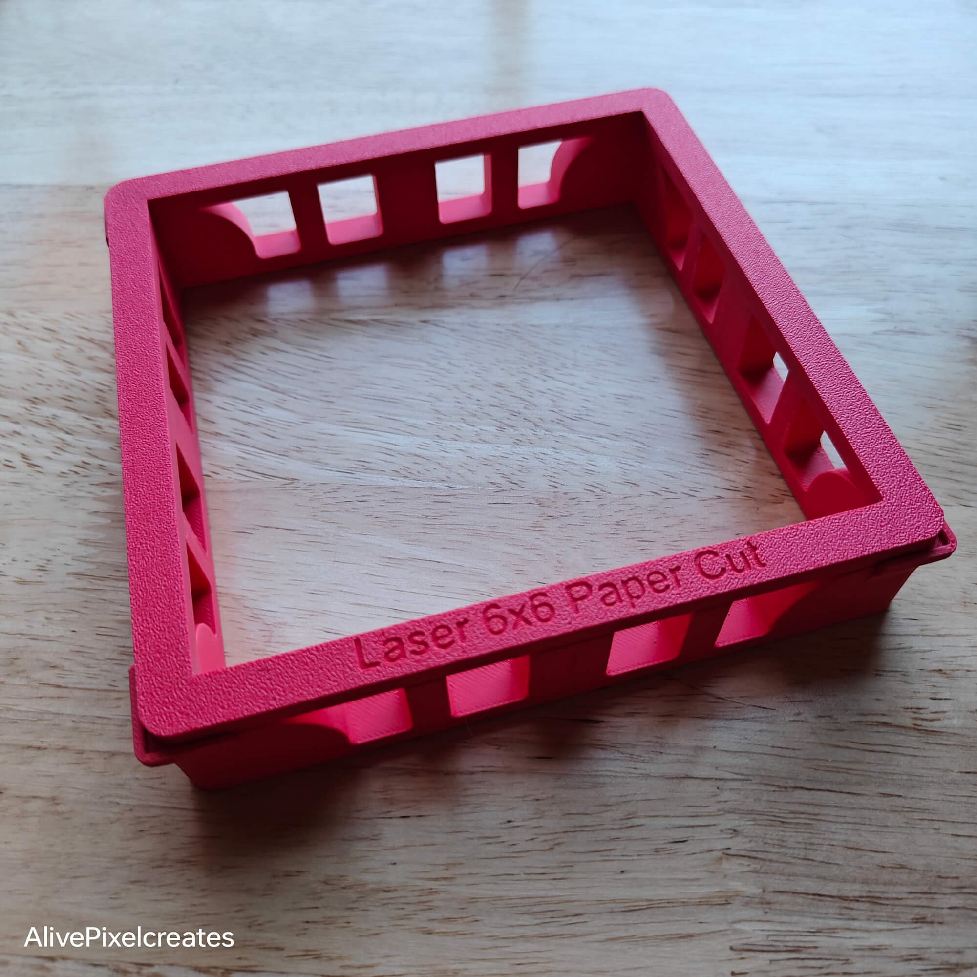 6×6 Paper Cut Support