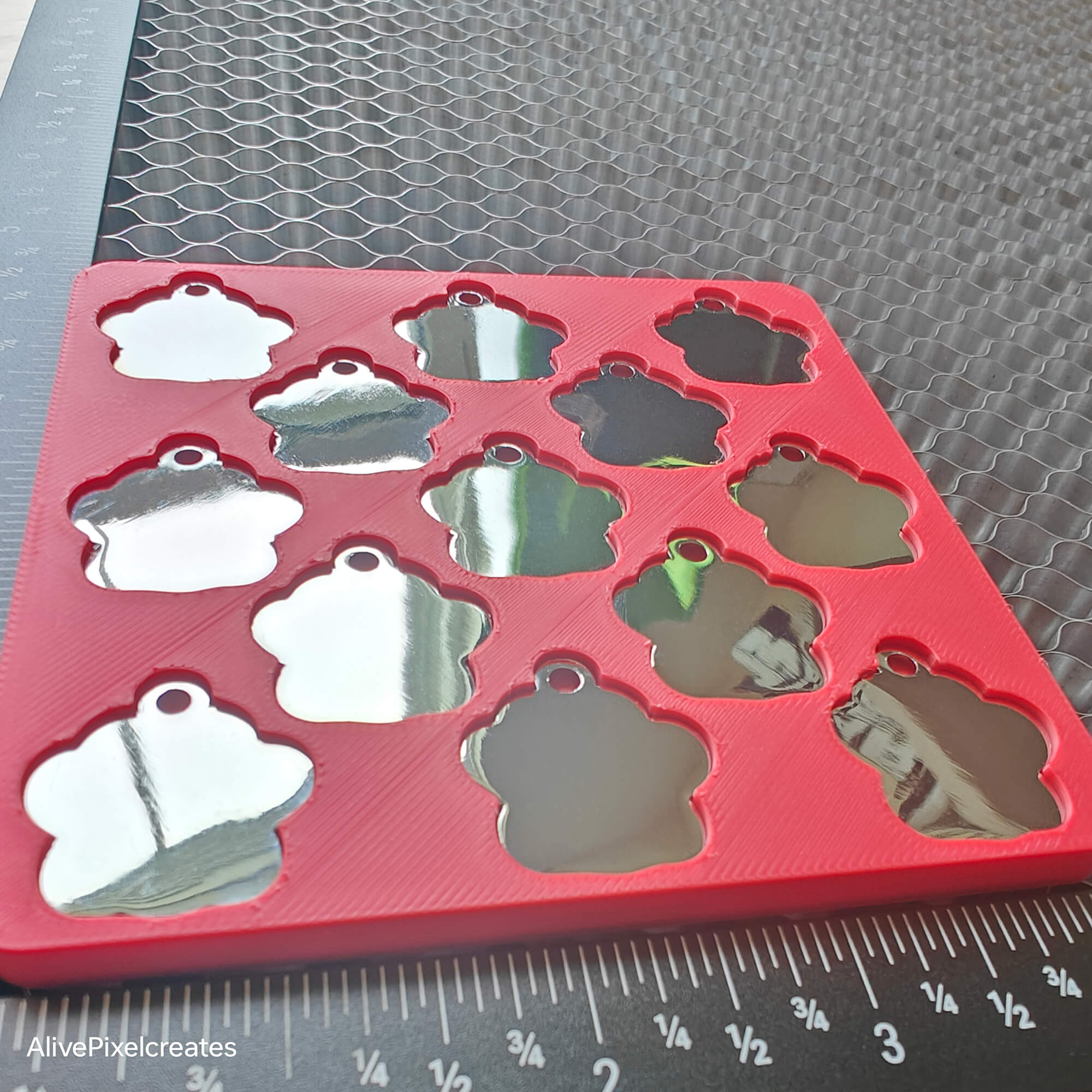 Paw Print Tag Fixture